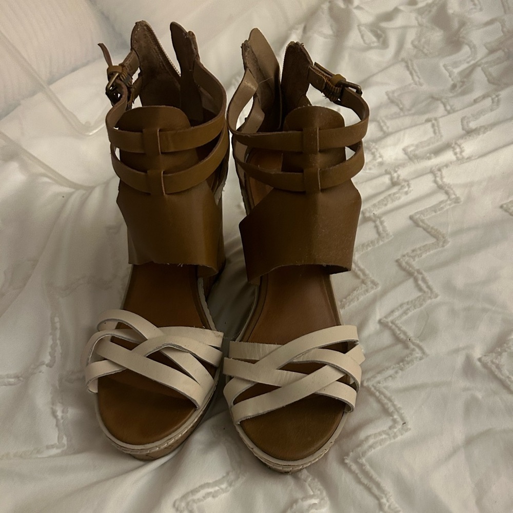 Dulce Vita wedges